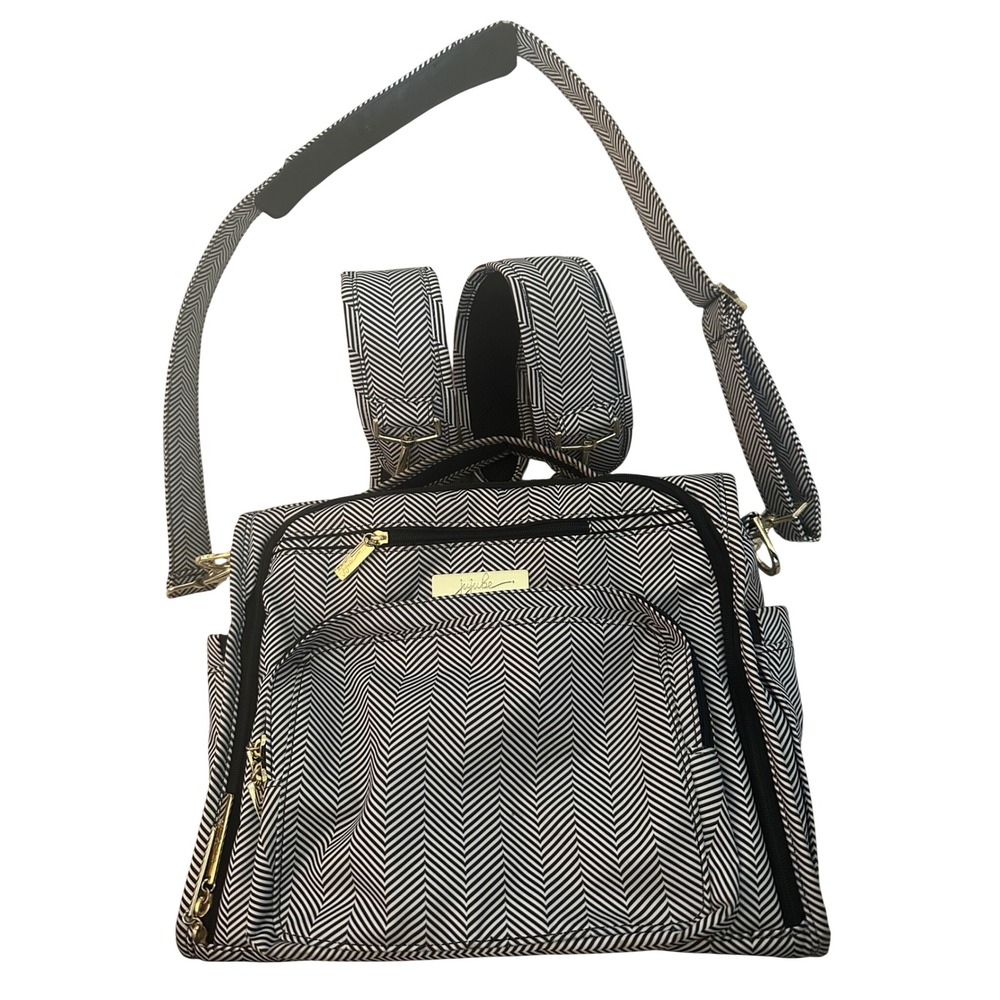 Jujube Diaper Backpack/Shoulder bag. Gender Neural/Black&White